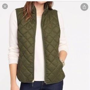 NWOT Old Navy Quilted Vest in Olive Green Sz XS